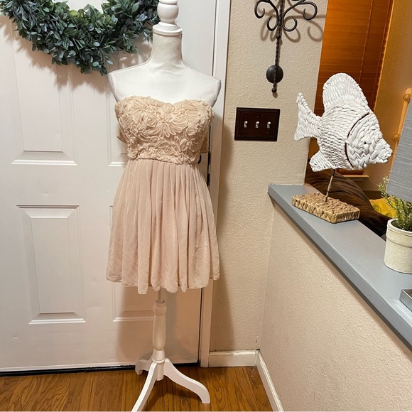 Elise Ryan Beautiful Cotton Fit n Flare Floral Detail MIDI Dress - Picture 4 of 12